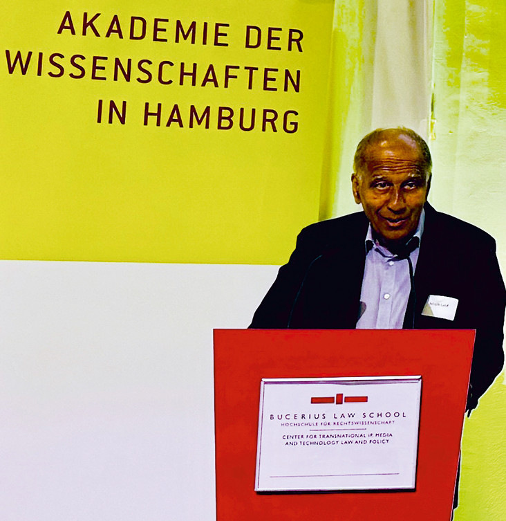 Klimaforscher Mojib Latif, Präsident der Akademie der Wissenschaften, begrüßt seine Gäste zum Kongressauftakt.&nbsp;