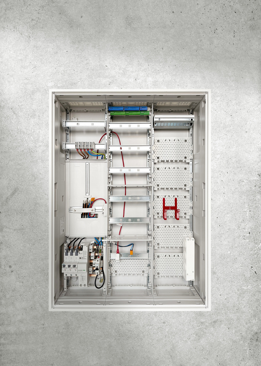 Die Fähigkeit eines Gebäudes, zusätzliche elektrische Verbraucher oder dezentrale Energieerzeugung integrieren zu können, wird zunehmend zu einem Faktor.