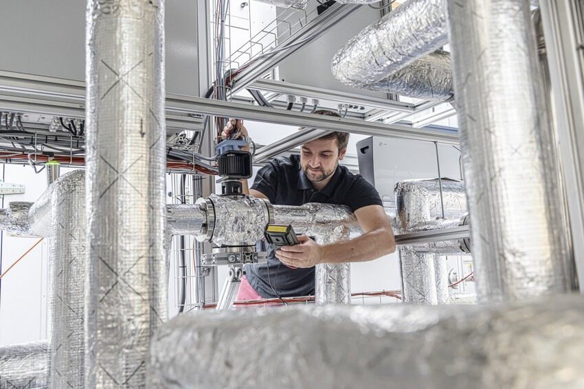Prüfstand zur Untersuchung dampferzeugender Wärmepumpen für Prozesstemperaturen von 160 °C am Fraunhofer ISE