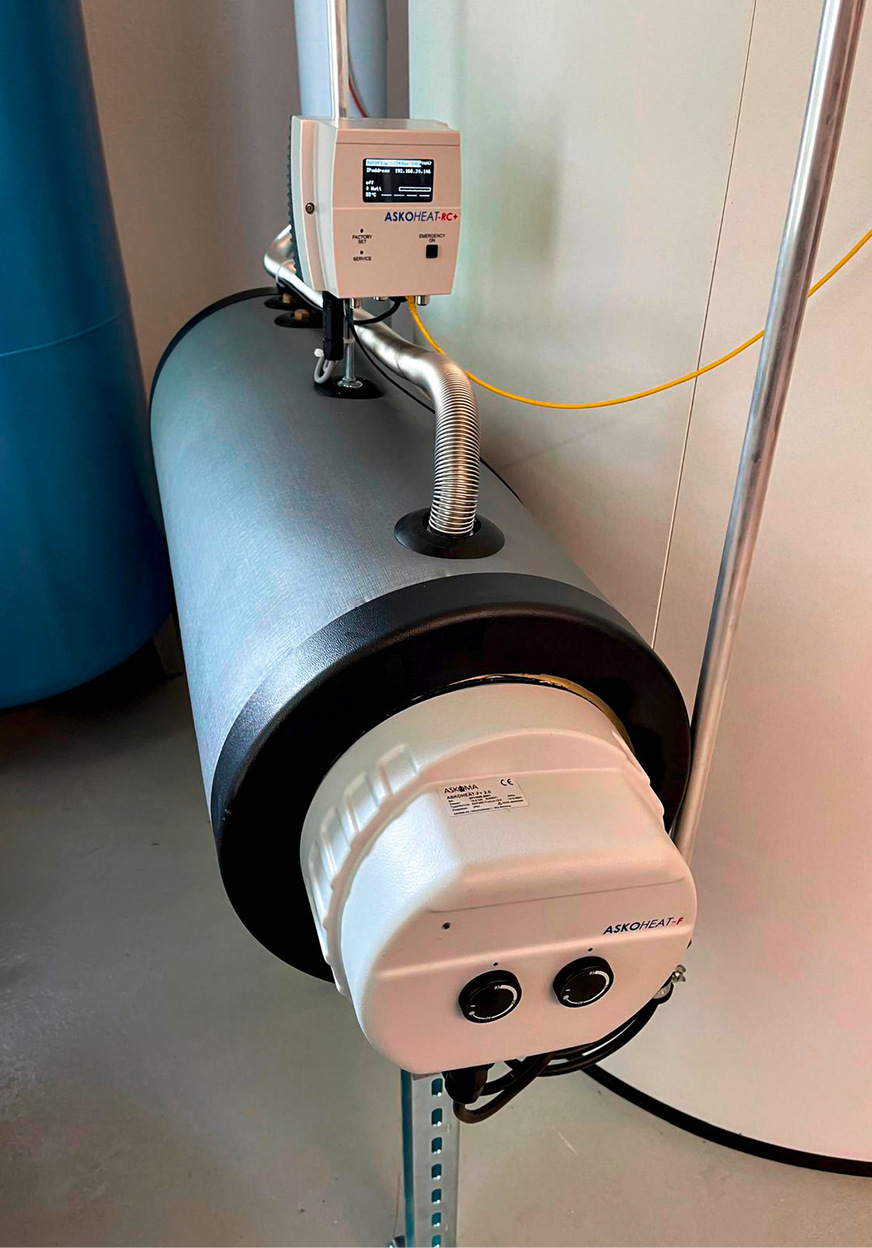 Askoheat mit kleinem Flow-Speicher (50 Liter) für die Nachrüstung.