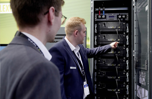 Tesvolt wird unter anderem seine neue Serie von Hochvoltspeichern mit erweiterten ­Funktionen vorstellen.