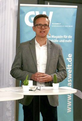 … fokussierte sich Glaswelt-Chefredakteur Daniel Mund auf Fragen rund ums Fenster und den Sonnenschutz – von der Herstellung bis hin zum Einbau.