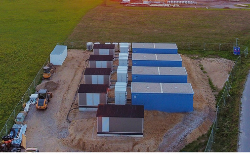Fast 14 Megawatt Batterieleistung stützen hier das Netz.