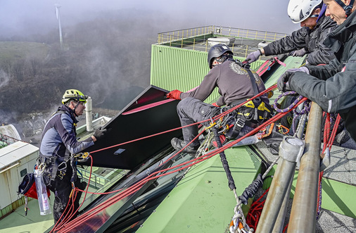 Der Solarstrom versorgt auch die thermische Müllverbrennungsanlage auf der Südseite.