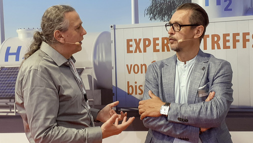 Nach kurzen Fragen zur Einleitung gehört das Mikrofon unserem Publikum.