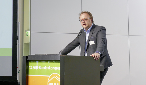 GIH-Vorsitzender Stefan Bolln hob die Expertise der Energie­beratenden hervor und sagte an die Politik gerichtet: „Rufen Sie uns an!“