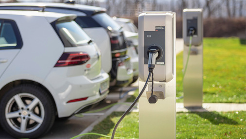 Die Ladeleistung jeder einzelnen Säule kann separat eingestellt werden – je nachdem, welche Priorität das Fahrzeug bekommt.