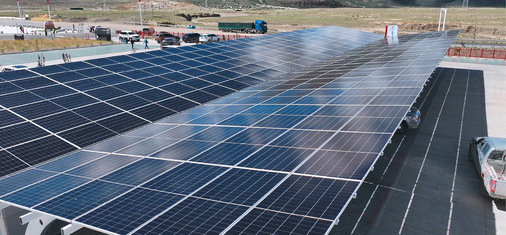 Immer mehr Touristen wollen Strom für das E-Auto laden.