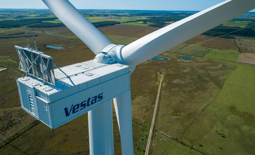 Vestas-Prototyp V162-7.2 MW: Hauptcontainer mit Triebstrang und rechts angedockt der Container mit der Elektrik wie Trafo und Umrichter