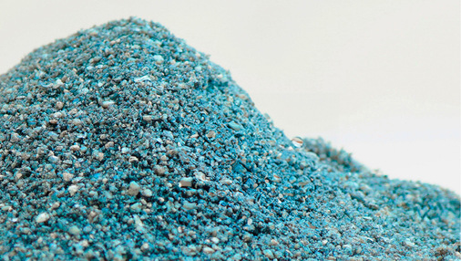 Rieselfähiger Hochleistungsdämmstoff mit Mikroporen: Er empfiehlt sich nach Angaben des Herstellers vor allem für denkmalgeschützte Bauten.