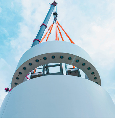 Fuchs-Europoles-Turmsegment beim Aufbau