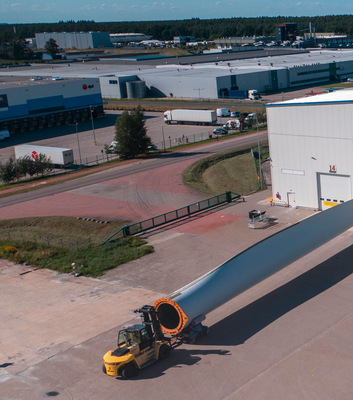 Rotorblatt der Vestas-Anlage V-172 aus dem Blattwerk Goleniów bei Stettin. Vestas kaufte die Fertigung im Mai von LM.