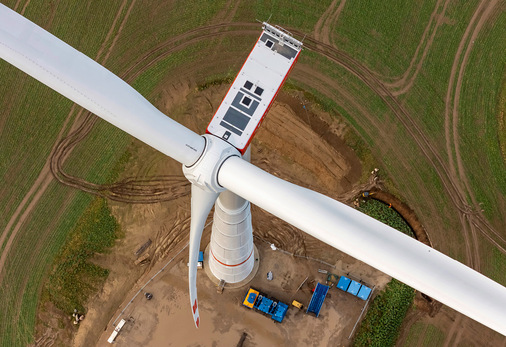 N175 mit 6,8 Megawatt, zweiter Prototyp, Ende Januar 2025 fertig errichtet am Standort Santow in Mecklenburg-Vorpommern auf dem ersten eigenentwickelten Hybridturm mit 179 Metern Nabenhöhe