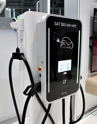 Ladeboxen für E-Autos gehören mittlerweile zum Solar­geschäft.