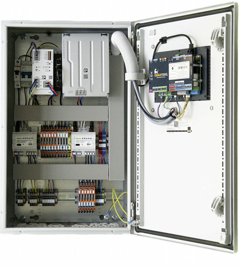 Für Mittelspannungsnetze zertifiziert, wird der EZA-Regler auf Wunsch mit integrierter Technik zur Fernüberwachung geliefert.
