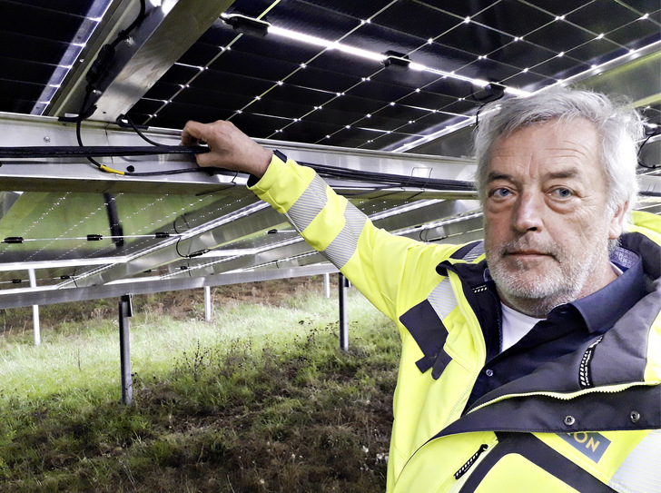 Wolfgang Pielmaier hatte selbst ­Kleinigkeiten im Blick. Allein der ­Ersatz von 2,5 Millionen Kabelbindern durch eine ­eigene Lösung spart viel Geld in der Wartung.