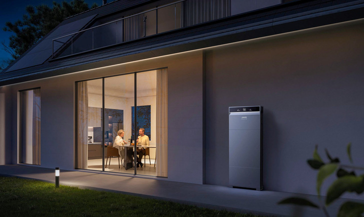 Dank seines schlanken Designs fügt sich das Heimspeichersystem X1 elegant in jedes Zuhause ein, ohne dass einzelne Komponenten oder Kabel irgendwo hervorlugen.