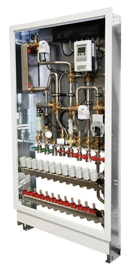 In der Wohnungs­station Zewo Loft BM-F ist ein Verteiler für eine Flächenheizung integriert.