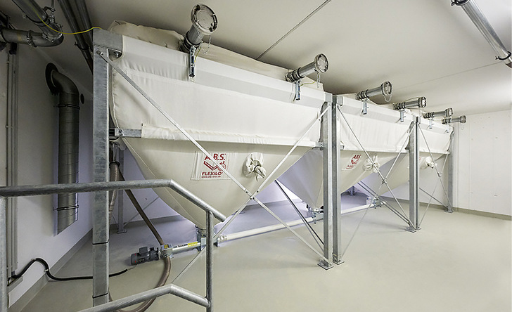 Bei der Dimensionierung eines Brennstofflagers für Pellets gilt es Fassungsvermögen, Nutzvolumen und Nennleistung der Heizanlage zu bestimmen – mit dem Ziel, möglichst komplette Silowagenladungen unterzubringen.