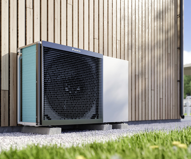 Hersteller bieten ihre Wärmepumpen zusätzlich zur „nur Heizen“-Version auch als „Heizen und Kühlen“-Modelle an.