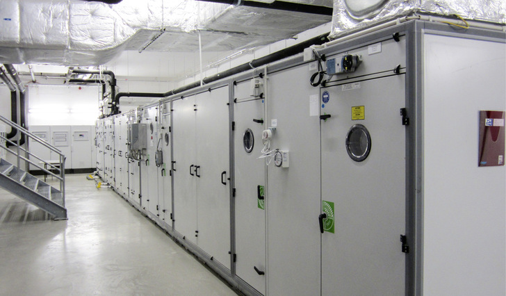 Das Forschungsprojekt EnKH hat die Lüftungsanlage der Medizinischen Hochschule Hannover hinsichtlich adiabater Kühlung vermessen. - © Bild: Ostfalia Das Forschungsprojekt EnKH hat die Lüftungsanlage der Medizinischen Hochschule Hannover hinsichtlich adiabater Kühlung vermessen.