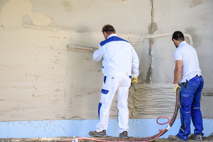 Der Einsatz der spritzbaren Dämmung Maxit Ecosphere erweist sich im Denkmalschutz als vorteilhaft, wo selten ebene oder hohlraumfreie Wandoberflächen vorzufinden sind, denn in diesem Fall ermöglicht die spritzbare Dämmung das Nachzeichnen der historischen Oberfläche inklusive des Schließens möglicher Hohlräume.