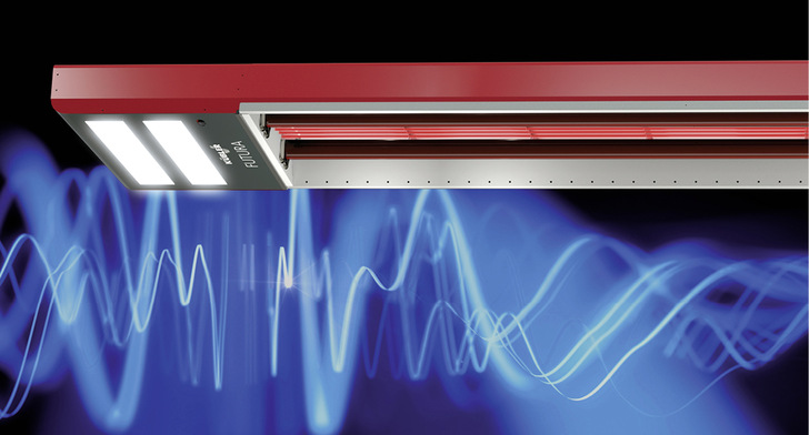 Elektronen und Moleküle: Die Halleninfrarotheizung Futura kombiniert Elektro- und Gasheizung.