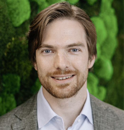 Benedikt Deuchert ist Head of Business Development & Regulatory Affairs bei Kyon Energy, einem der führenden Projektierer für Batteriegroßspeicher in Deutschland.