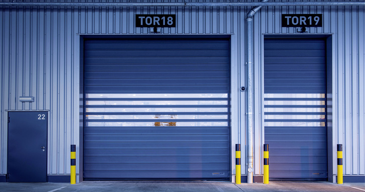 Ein Schnelllauftor entlastet die CO2 -Bilanz dem ­Hersteller Efaflex zufolge um bis zu zwei Tonnen.