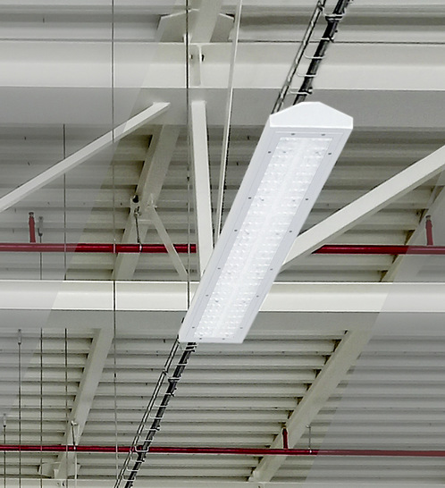 Dank ihrer Vielseitigkeit lässt sich die Leuchte Worker plus in verschiedenen Branchen einsetzen, beispielsweise in der Automobilproduktion, Kosmetik- und Pharmaindustrie oder der Lebensmittelverarbeitung und -verpackung.