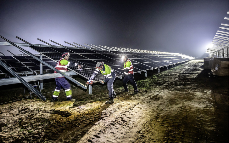 Errichtung des  Solarparks in Werneuchen in Brandenburg durch EnBW.