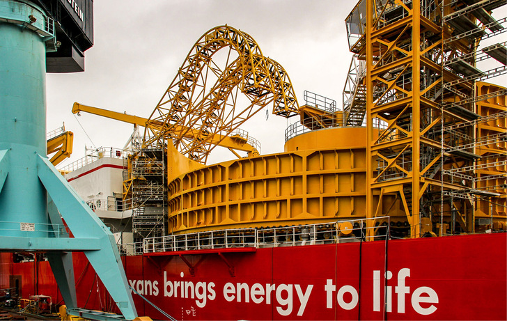 Nexans jüngstes Kabelverlegeschiff, das Noch-Flaggschiff Aurora, während des Baus in der norwegischen Ulstein-Werft im Jahr 2021