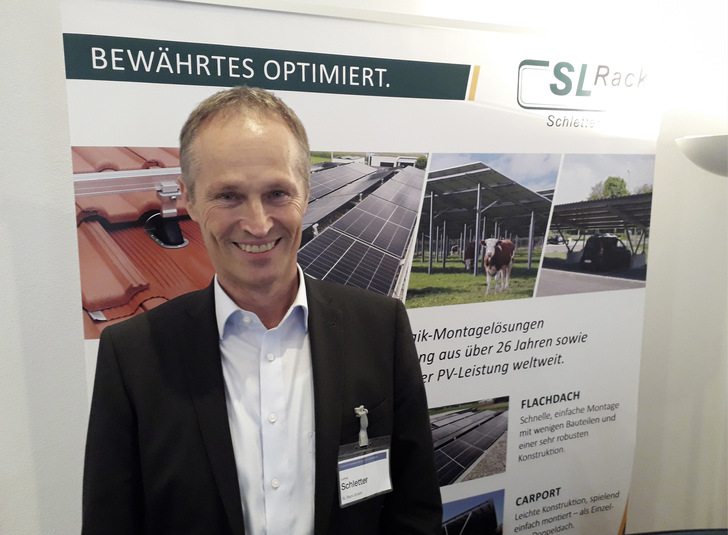 Ludwig Sch﻿letter
ist schon viele Jahrzehnte in der Photovoltaik aktiv. So gründete er einst die Firma Schletter, die später eigene Wege ging. Er ist Gründer und Geschäftsführer der Firma SL Rack.
