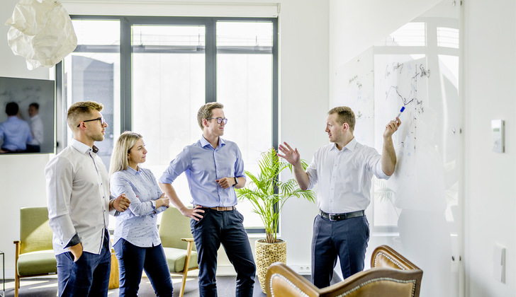 Die Regelung der Unter­nehmens­nachfolge ist ein ­Prozess, der recht­zeitig ­angestoßen werden sollte.