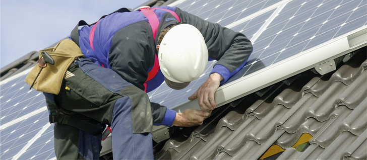 Der neue Ratgeber gibt viele nützliche Hinweise für Privatkunden. - © Foto: Sharp Der neue Ratgeber gibt viele nützliche Hinweise für Privatkunden.