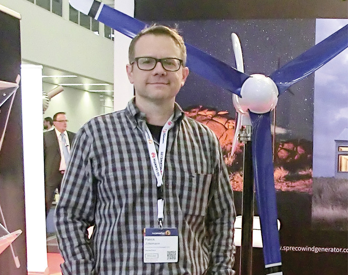 Patrick Jüttemann  betreibt das Fachportal Klein-windkraftanlagen.com und den Youtube-Kanal Kleinwindkraft. Der studierte Geograf und Kaufmann beobachtet kontinuierlich den Markt für Kleinwindkraftanlagen. Als neutraler Experte gibt Jüttemann regelmäßig den Kleinwind-Marktreport mit empfehlenswerter Anlagentechnik heraus.