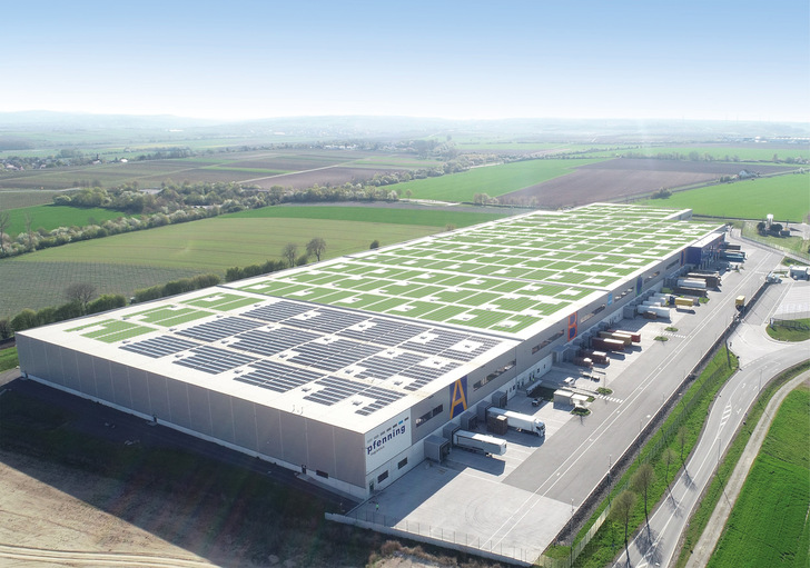 Im neuen EEG werden die Bedingungen für große Solardächer deutlich verbessert.