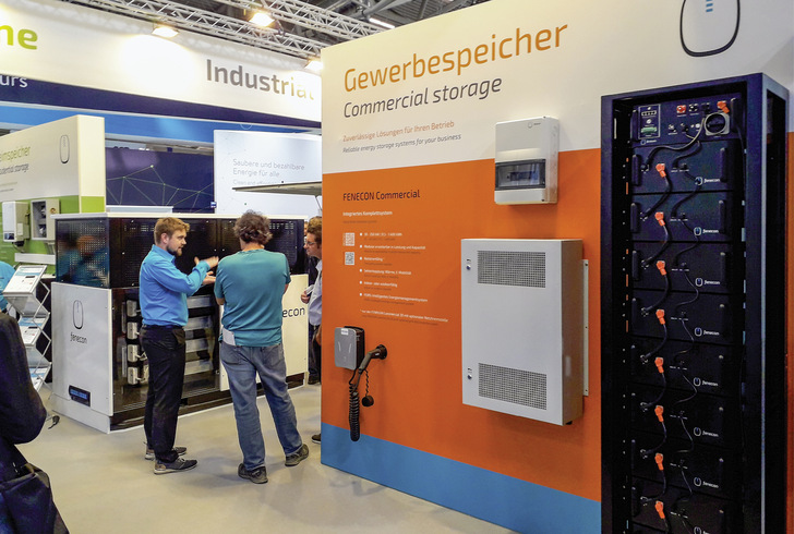 Fenecon rollte im Sommer seine neuen Großspeicher Industrial S aus.