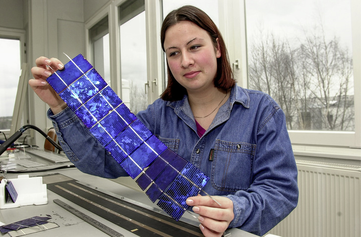 Zellstring aus den ersten Jahren der Modulfertigung in Dresden.