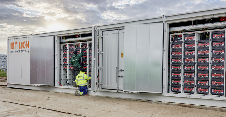 Ob Eigenheim, Mehrfamilienhaus, Gewerbe, Industrie, Ladestation oder Verteilnetz: Die Speicher werden mit dem passenden Geschäftsmodell immer wirtschaftlicher.