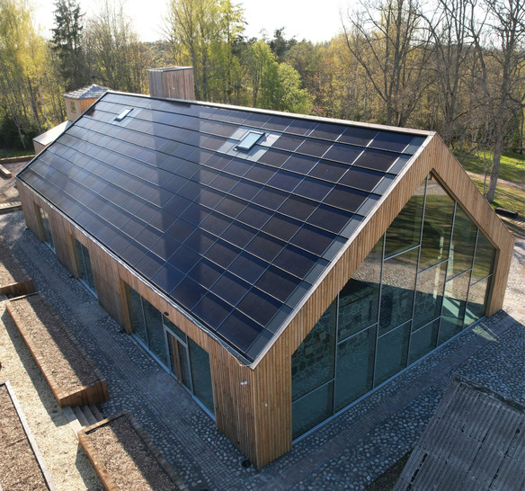 Eindeckung eines Neubaus mit Indachsystem.