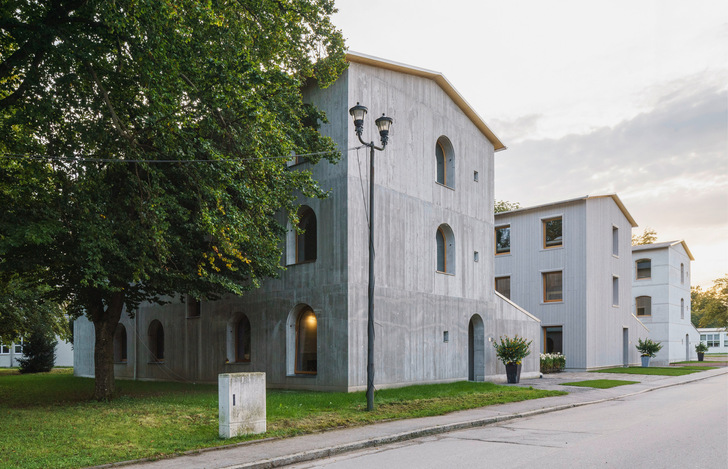 Die ersten drei Forschungshäuser in Bad Aibling: Hier wurde und wird erprobt, wie weit man es mit dem einfachen Bauen treiben kann.
