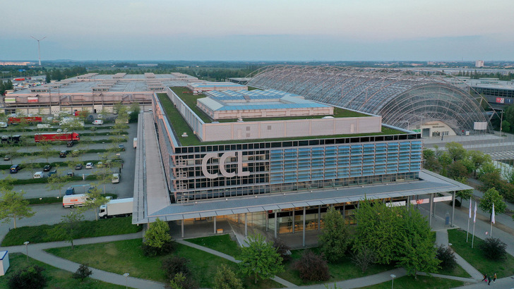 Die Leipziger Messehallen laden Ende Januar zur Solar Solutions ein.