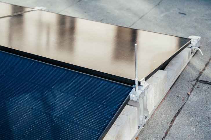 System von ABS mit integrierter Blitzschutzeinrichtung von Dehn.