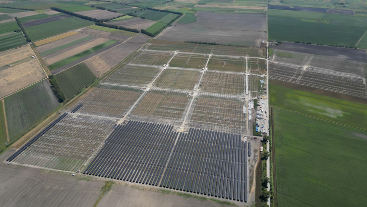 Auf rund 180 Hektar Ackerfläche in den Gemeinden Wallern und Tadten im österreichischen Burgenland werden insgesamt 260.000 Solarmodule installiert.