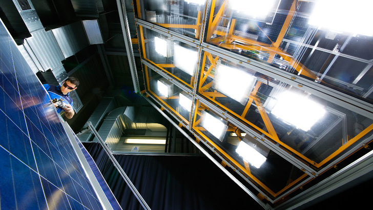 Der TÜV Rheinland hat umfangreiche Erfahrungen bei der Analyse und Bewertung von Qualität, Fehlern und Mängeln in der Photovoltaik und bei Stromspeichern.