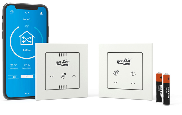 Mit einer smarten Steuerung kann dezentrales Wohnraumlüften vereinfacht werden.
