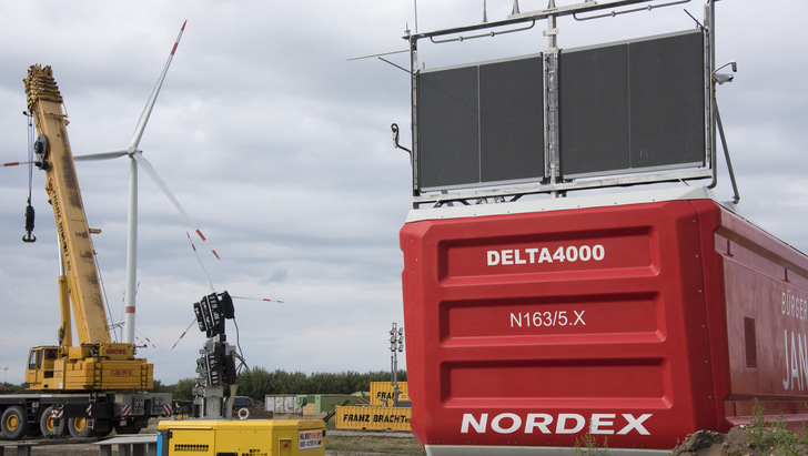 Errichtung einer Nordex-Turbine N163 mit 5,7 MW