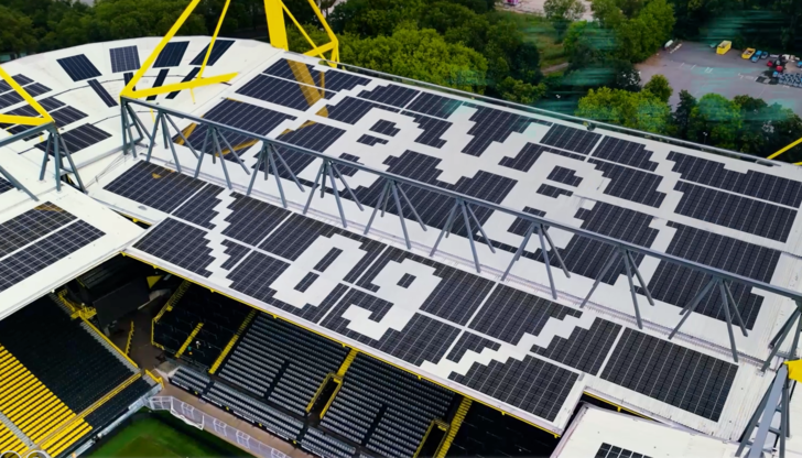Das BVB-Logo im Solarfeld.