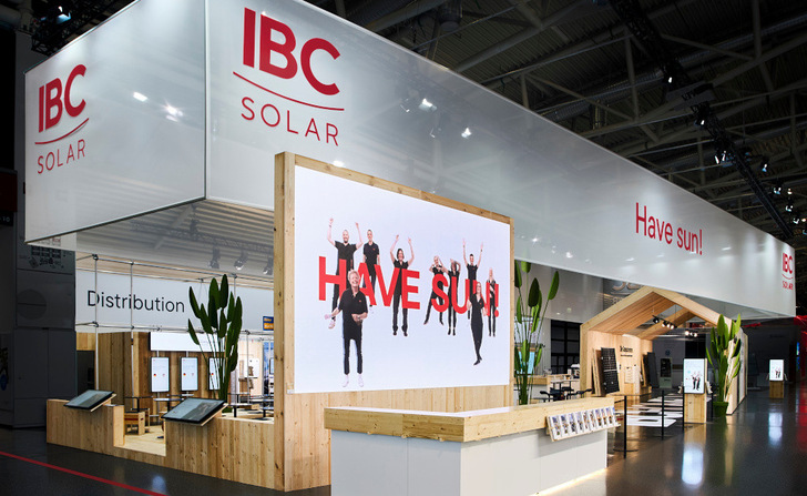 Zur Messe in München zeigt IBC Solar spannende Innovationen für die Installateure.